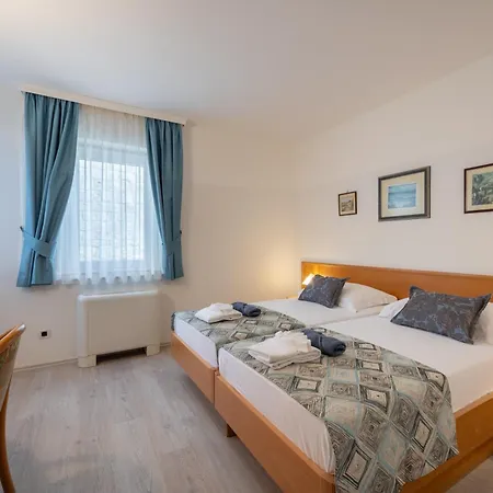 Fontana krevet i doručak Trogir