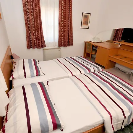 Hotel Fontana 3*