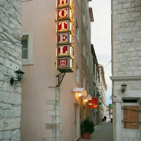 Hotel Fontana 3*