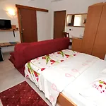 Fontana 3* טרוגיר