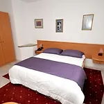 Fontana 3*