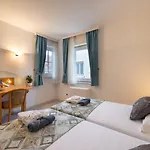 לינה וארוחת בוקר Fontana 3*