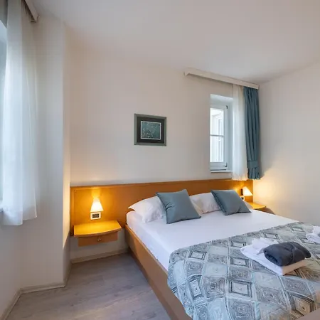 Fontana Bed & Breakfast 3*