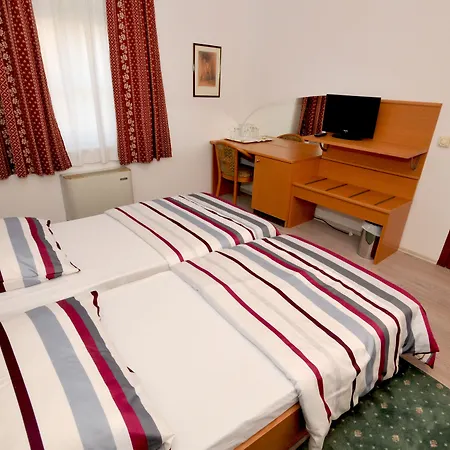 Fontana Bed & Breakfast 3*
