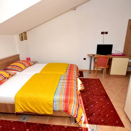 Fontana Bed & Breakfast Traù
