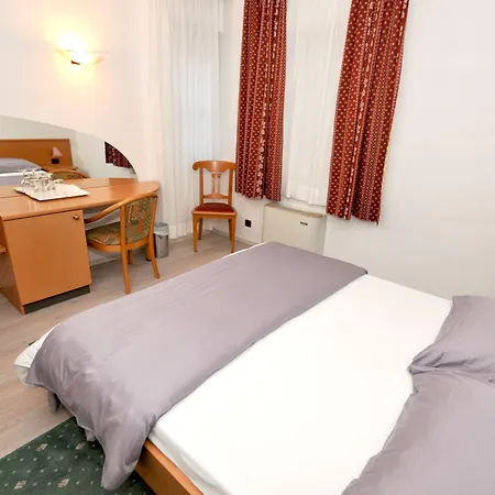 Fontana Bed & Breakfast 3*