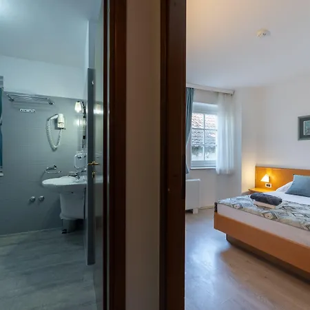 Fontana Bed & Breakfast 3*