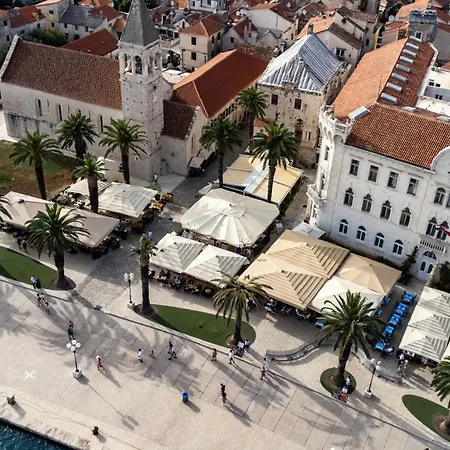 Fontana Bed & Breakfast 3*